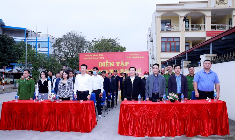 Phường Quán Toan diễn tập phương án PCCC&CNCH Tổ dân phố số 4